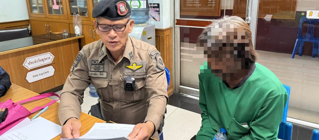 หนุ่มใหญ่คอตกซิ่งกระบะส่งปลาเจอตำรวจทางหลวงเรียกตรวจมีพิรุจค้นรถเจอยาบ้าซุกข้างตัวคอตกรับซื้อมาเม็ดละ10บาท