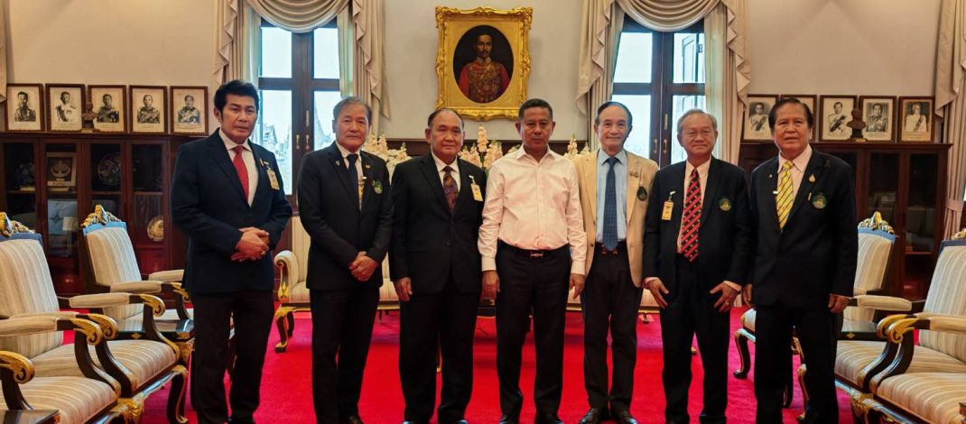 นายกสมาคมชาวอีสานเข้าพบ รมว.กลาโหม แสดงความยินดีในโอกาสรับตำแหน่งใหม่