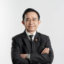 พรรคไทยพร้อม เลือกดรุฒ ( สุพงษ์พิธ ) รุ่งเป้า เป็นหัวหน้าพรรค ผู้ช่วยศาสตราจารย์ โสฬส ศรีหมื่นไว เลขาธิการพรรค