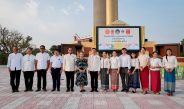 รองผู้ว่าร้อยเอ็ดฯ พาเติมบุญ โครงการทำบุญตักบาตรวันอาทิตย์จังหวัดร้อยเอ็ด นอกเทศกาลเข้าพรรษา ประจำปี 2568 – 2569