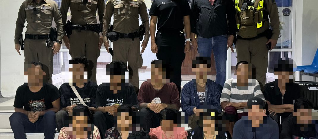 ตำรวจทางหลวงอยุธยาสกัดจับขบวนการเมียนมาขนเพื่อนร่วมชาติอัดแน่น13ชีวิตมาในรถหลบหนีเข้าเมืองผิดกฎหมาย หวังทำงานในไทย