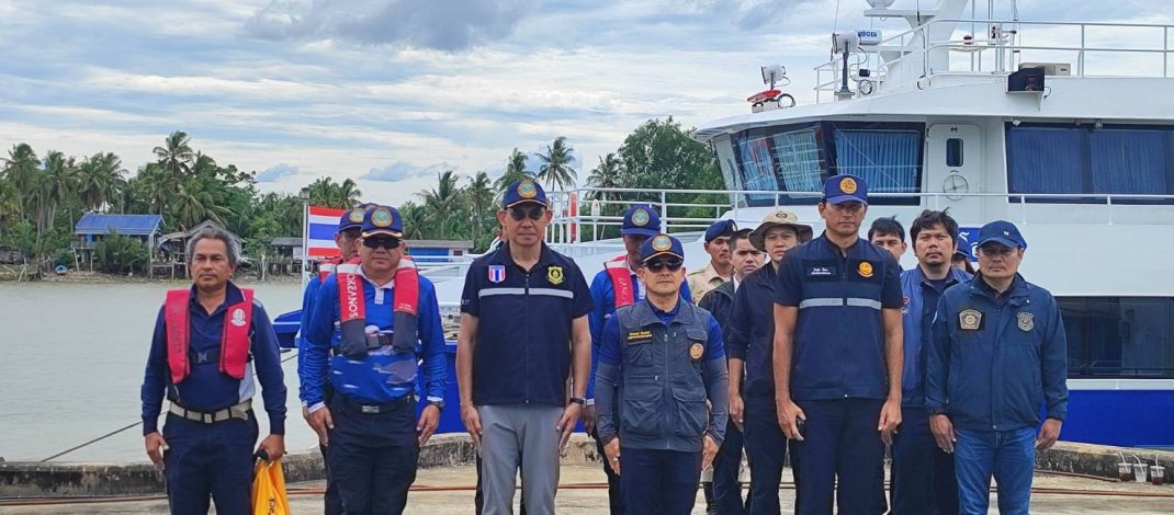 ศรชล.สุราษฎร์ธานีบูรณาการร่วมหน่วยงานออกตรวจสอบ และปราบปรามการกระทำความผิดเกี่ยวกับน้ำมันเชื้อเพลิงทางทะเลจังหวัดสุราษฎร์ธานี