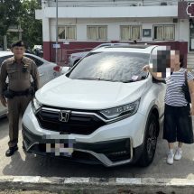 ตำรวจทางหลวงอยุธยาตาไว! สกัดจับ CR-V ติดทะเบียนปลอมเลขหรู สาวใหญ่วัย 60 อ้างเซลล์จัดการเอกสารให้ ไม่รู้เป็นของปลอม