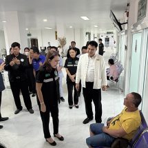 รพ.วัดห้วยปลากั้งพบทางไปต่อ ผู้ว่าฯ ชร.ต่อก็อก สาธารณสุข เชื่อมสิทธิ์ สปสช. ช่วยผู้ป่วยยากไร้  