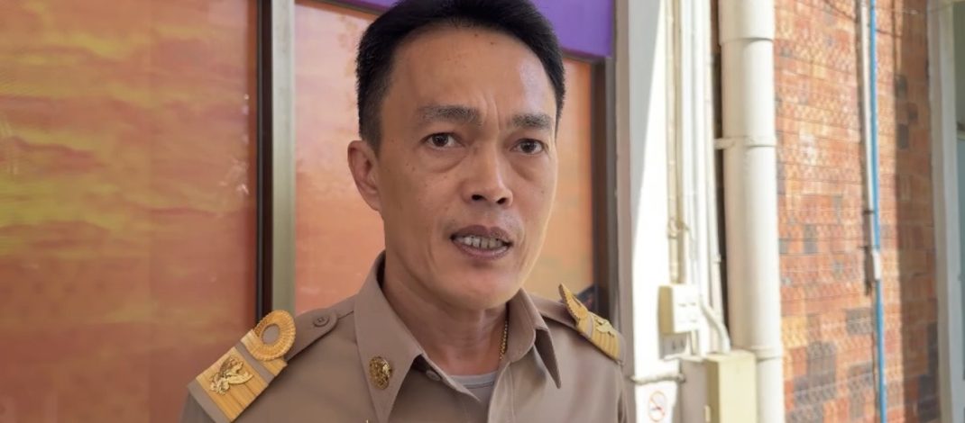 ประชาชนแห่ตรวจสอบชื่อครอบครองรถแน่นขนส่งอยุธยา หลังตรวจสิทธิบัตรสวัสดิการแห่งรัฐไม่ผ่าน เหตุยังมีชื่อเป็นเจ้าของรถ
