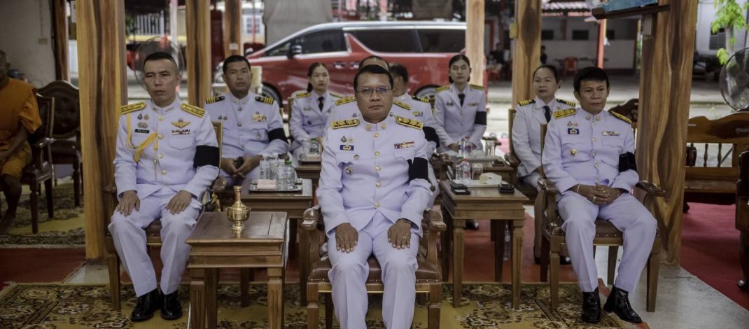 จังหวัดร้อยเอ็ดเป็นเจ้าภาพจัดพิธีพระราชทานผ้าไตรและภัตตาหารสามหาบในการเก็บอัฐิ พระภิกษุสุระศักดิ์ ปิ่นละออ