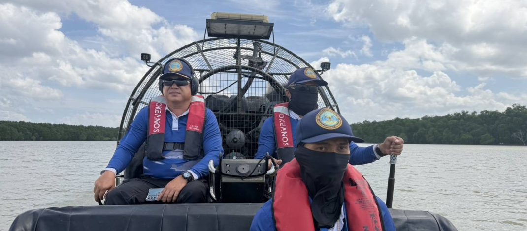 ศรชล.สุราษฎร์ธานีนำเรือขับเคลื่อนผิวน้ำด้วยกำลังลม (Air boat) ลงพื้นที่เฝ้าระวังป้องกันมิให้มีการทำประมงผิดกฎหมาย