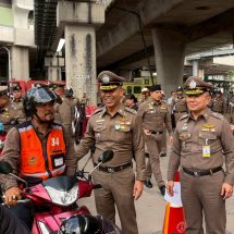 น.1 ร่วมสน.บางเขน ส่งมอบหมวกกันน๊อ 150 ใบ ให้ผู้ขับขี่วิน
