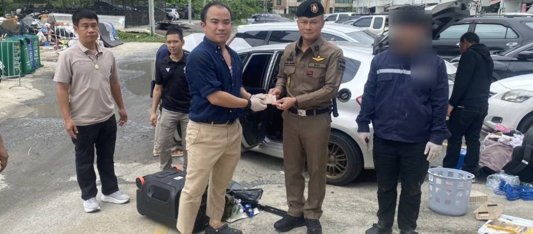 หัวหมากขยายผลค้นรถต้องสงสัย พบปืนลูกซองไทยประดิษฐ์ซุกซ่อนเพิ่ม 2 กระบอก พร้อมกระสุน