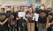 ชาวบ้านหมู่บ้านออมทอง บุกทำเนียบฯ ติดตามคดีพิพาทที่ดินวัดดังย่านบางปู
