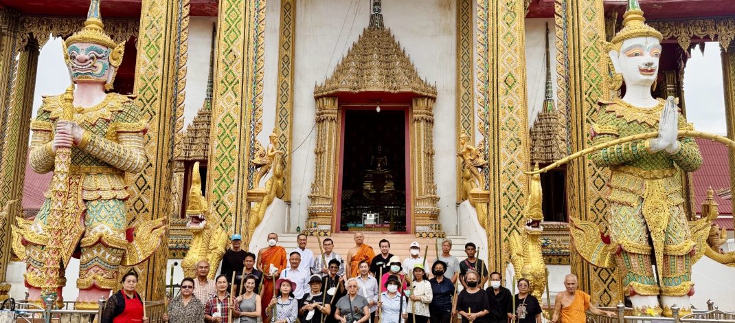 วัดสีกัน(พุทธสยาม)เขตดอนเมืองร่วมกับประธานมูลนิธิครอบครัวพอเพียง
