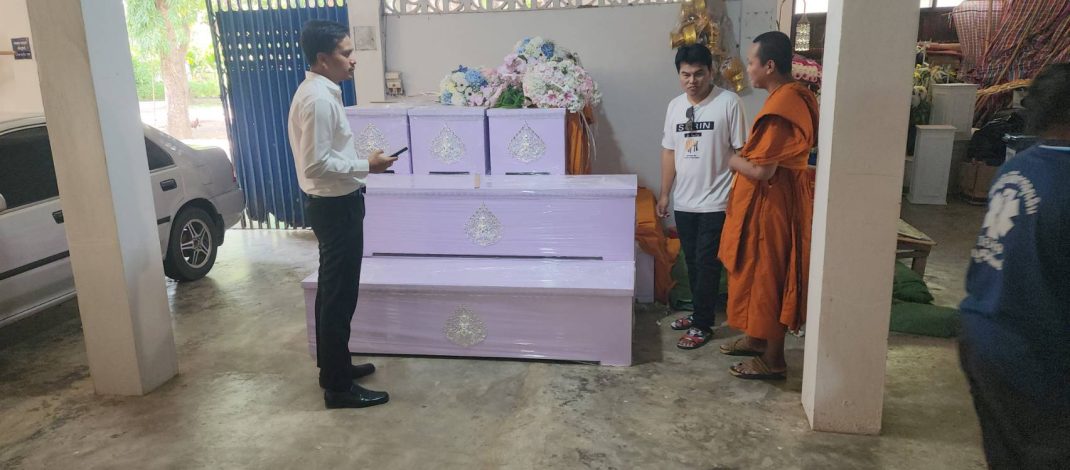 วัดดอนไม้ไฟ ร่วมส่งต่อสะพานบุญ มอบโลงศพฟรีช่วยเหลือศพยากไร้-ไร้ญาติ