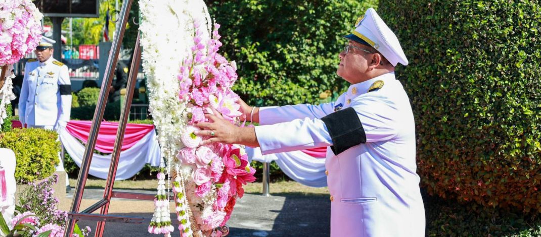 จังหวัดร้อยเอ็ดจัดพิธีวางพวงมาลาและถวายสักการะ รำลึกพระมหากรุณาธิคุณ รัชกาลที่ 5 เนื่องในวันปิยมหาราช ประจำปี 2569