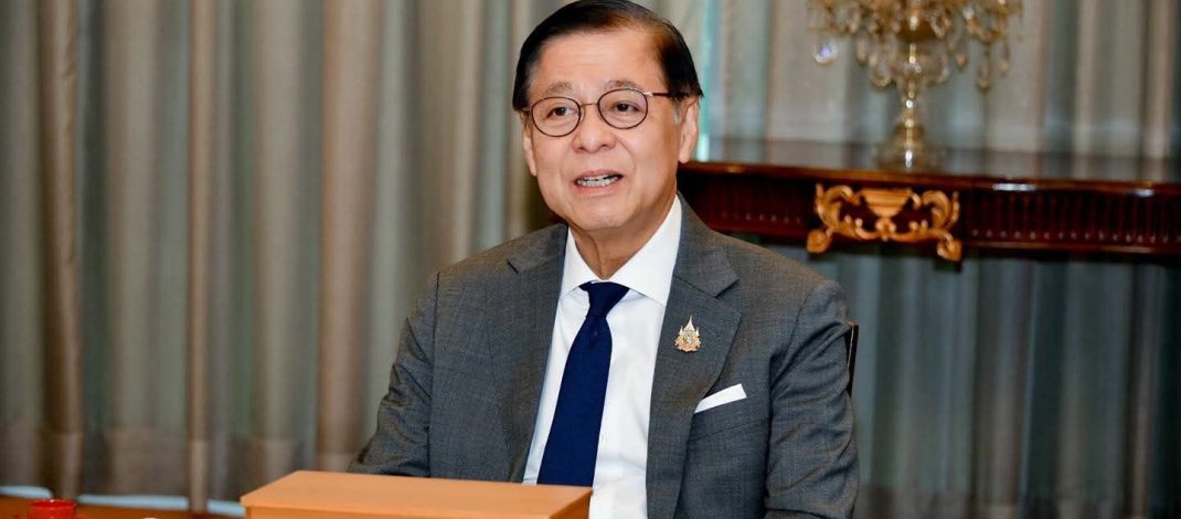 นายสีหศักดิ์ พวงเกตุแก้ว รองนายกรัฐมนตรีและรัฐมนตรีว่าการกระทรวงการต่างประเทศ
