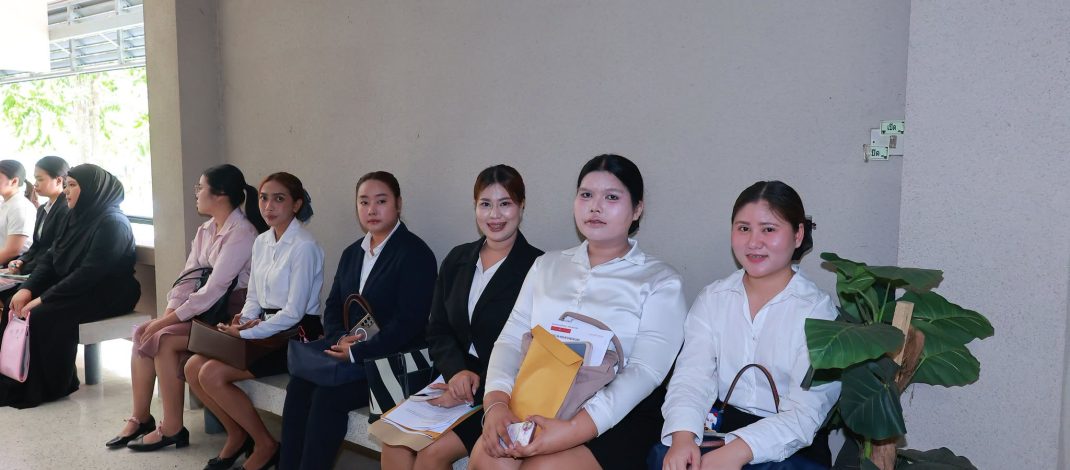 ม.ราชภัฏสุราษฎร์ธานี เปิดเส้นทางสู่ “วิชาชีพพยาบาล” รับผู้จบปริญญาตรีต่างสาขา สอบคัดเลือกกว่า 200 คน มุ่งสร้างบุคลากรทางการแพทย์