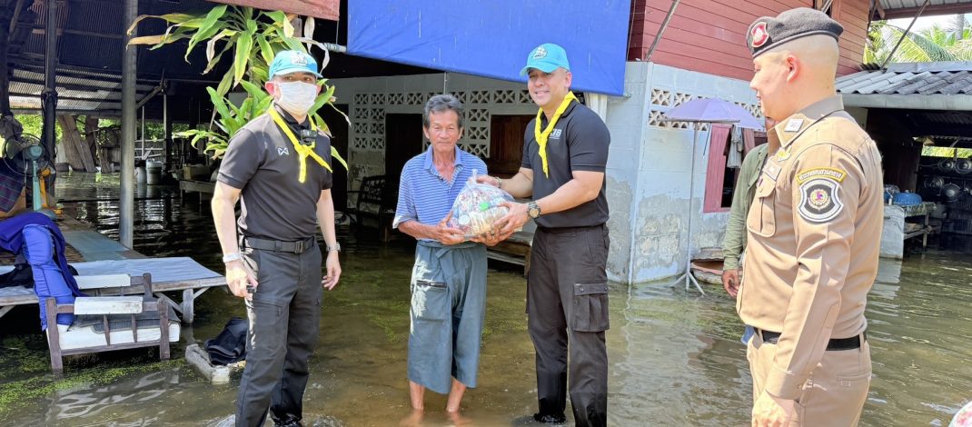 ตำรวจสอบสวนกลางส่งตำรวจทางหลวงลุยช่วยผู้ประสบภัยในจังหวัดราชบุรี – เพชรบุรี